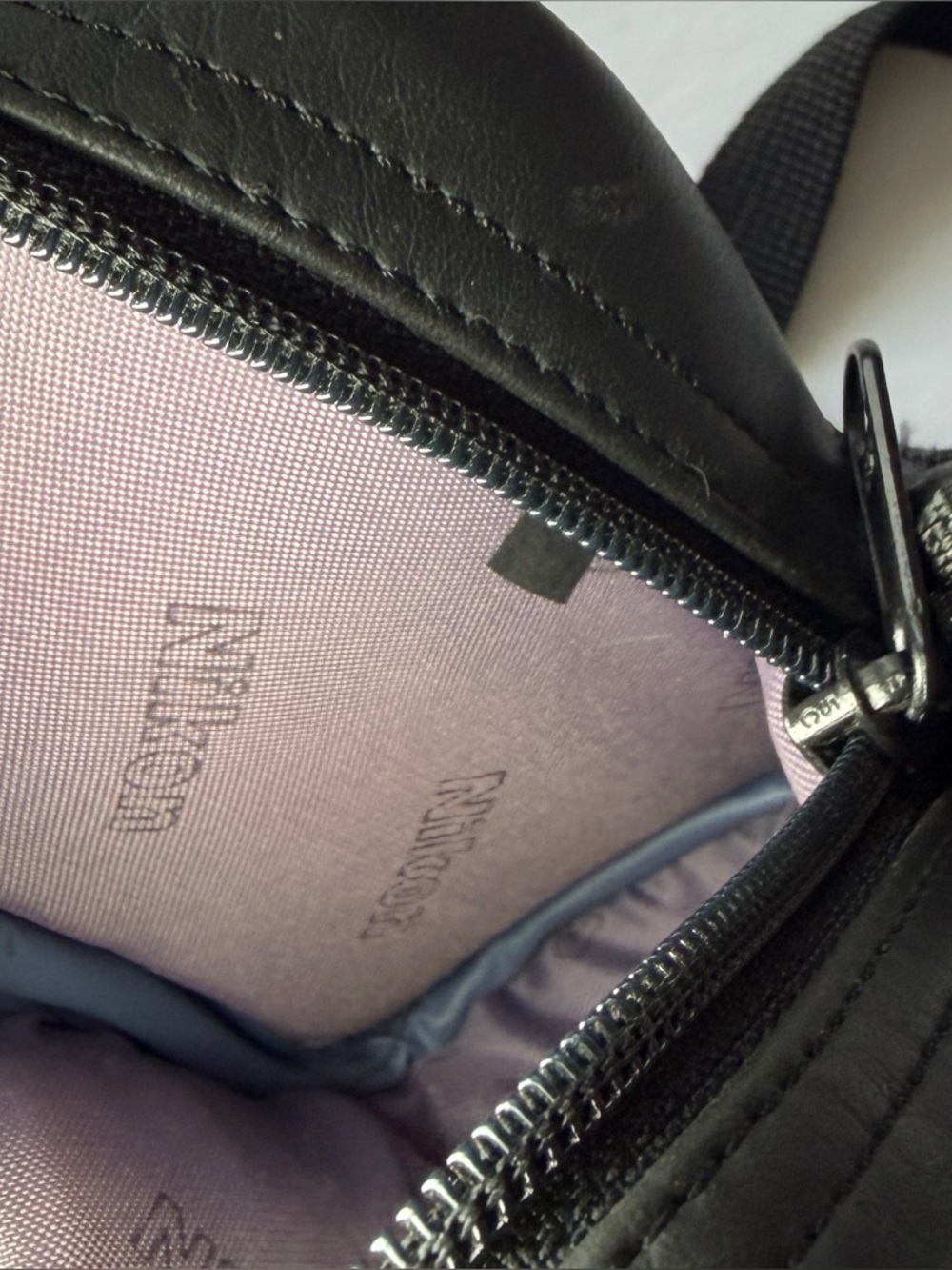 Nikon Black Small Crossbody Camera Pouch - Picture 5 of 7